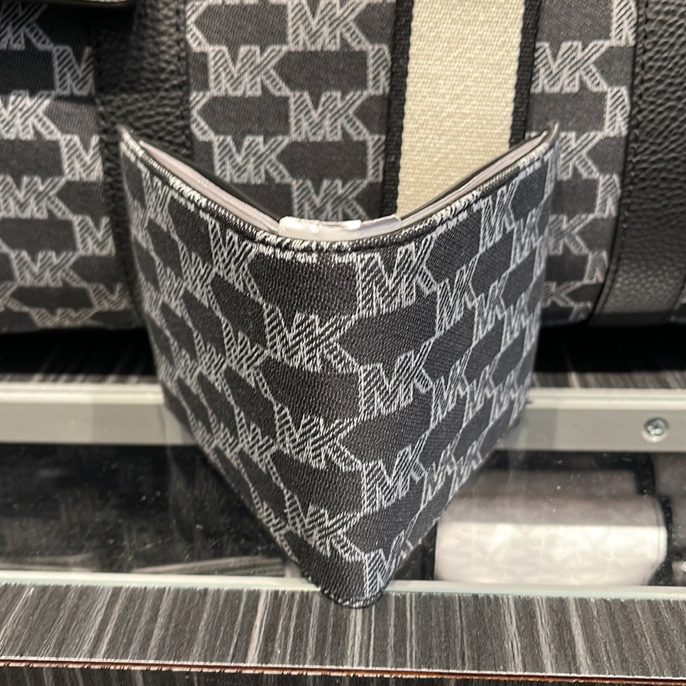 Michael Kors Men’s Women’s Cooper Logo Fabric Billfold Wallet Black Multi NWT - Picture 6 of 16